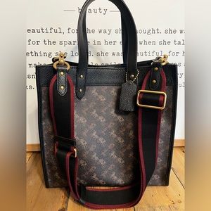 COACH limited edition horse/carriage tote. New/no tags.